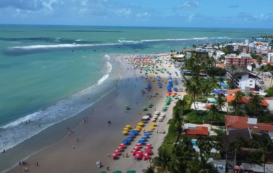 Qual o aeroporto de Porto de Galinhas?